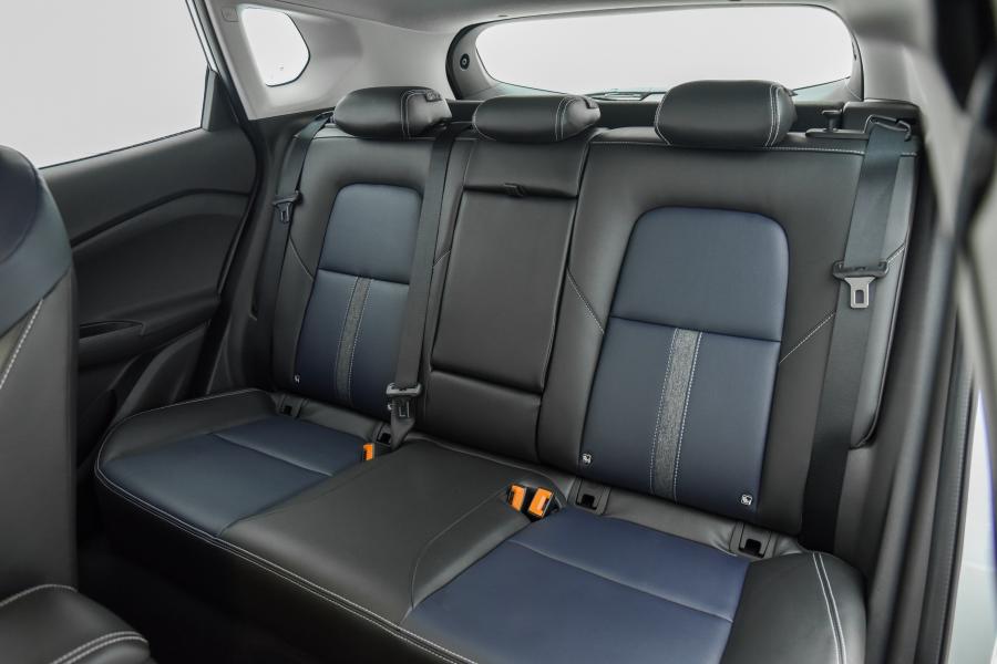 Интерьер Chevrolet Tracker Premier 2020 года  (фото 14 из 17)